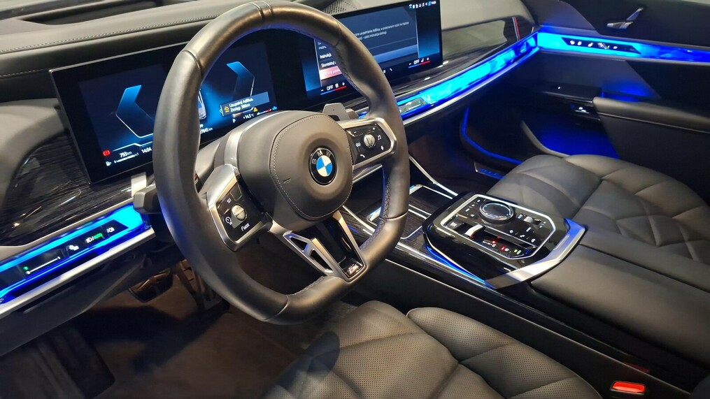 BMW Serii 7, 740