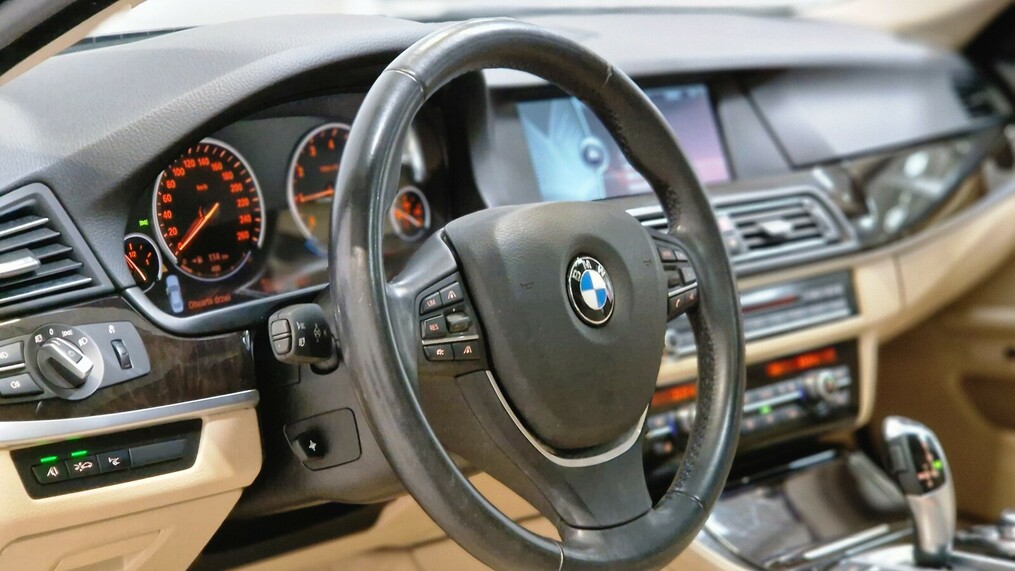 BMW Seria 5 528