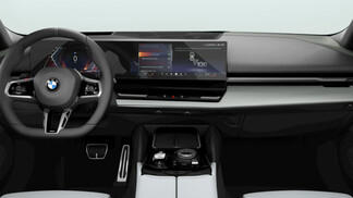 BMW Serii 5, 520