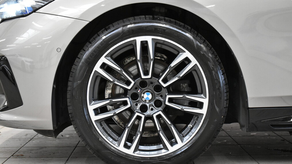 BMW Serii 5, 520