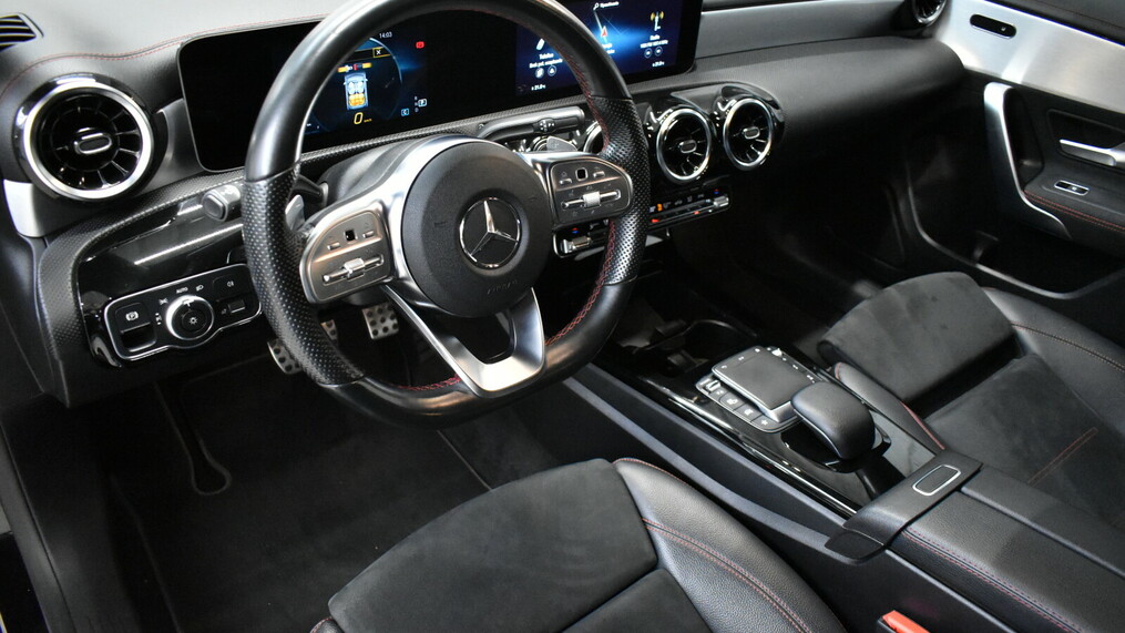Mercedes-Benz CLA 200