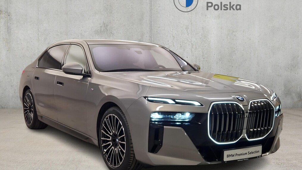 BMW Serii 7, 740