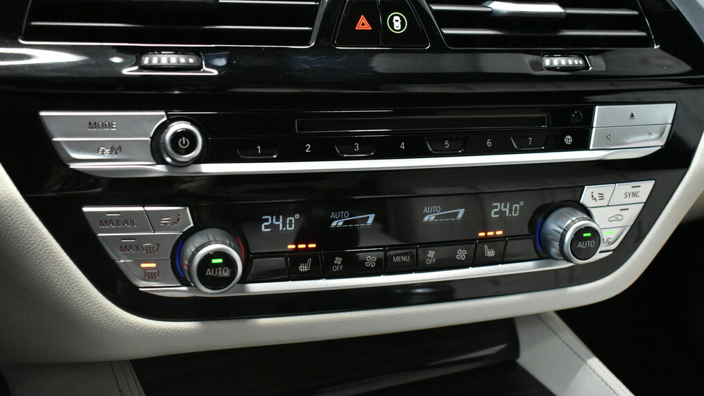 BMW Seria 5, 530