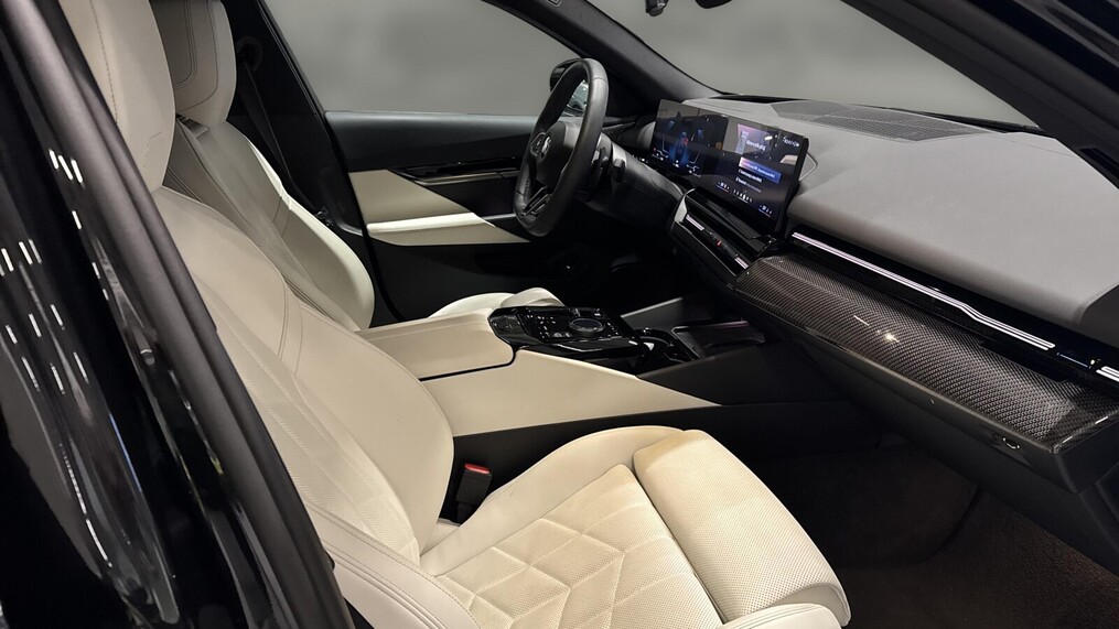 BMW Serii 5, 520