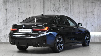 BMW Serii 3, 330