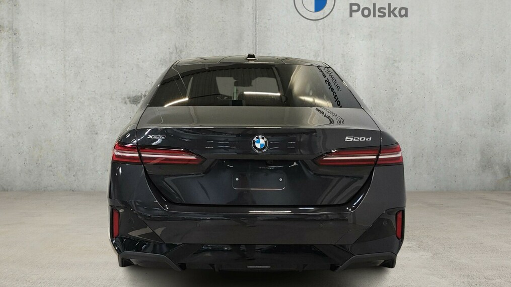 BMW Serii 5, 520