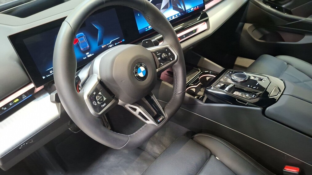 BMW Serii 5, 520