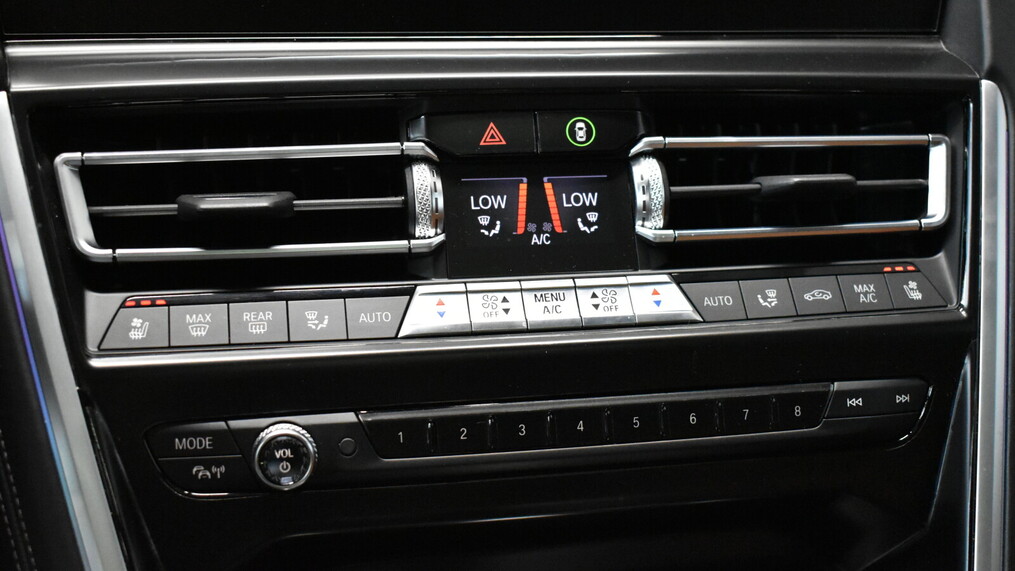 BMW Serii 8, 850