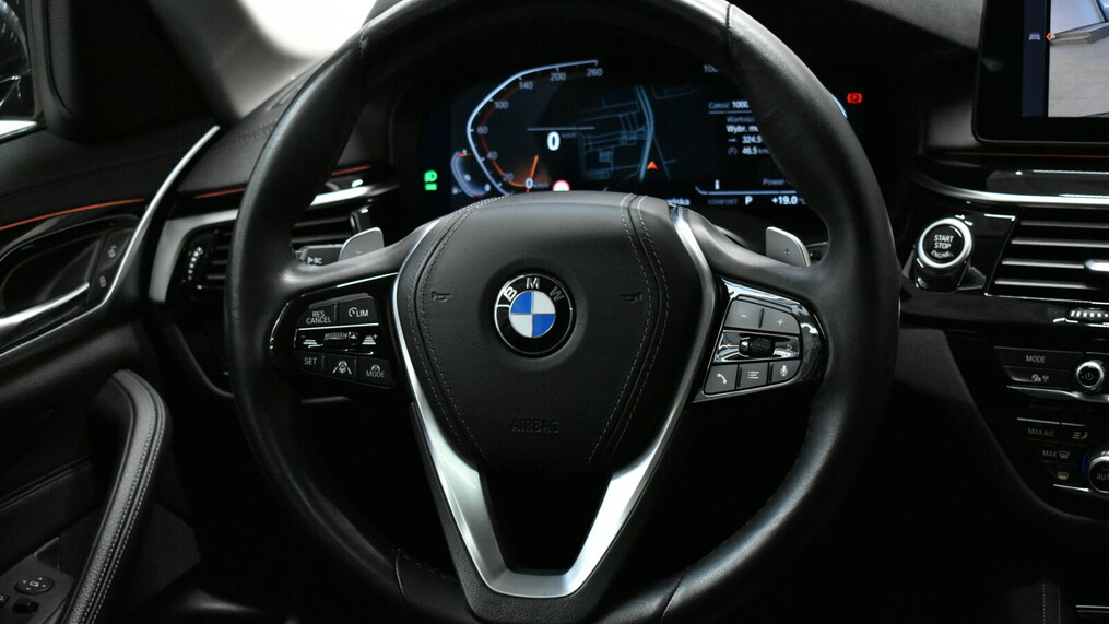 BMW Serii 5, 530