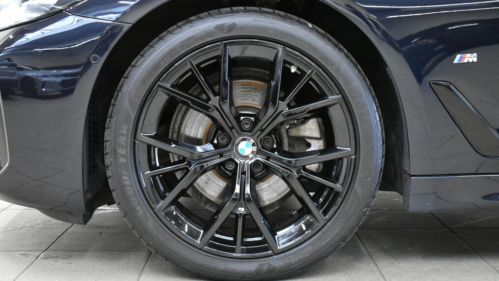 BMW Serii 5, 520