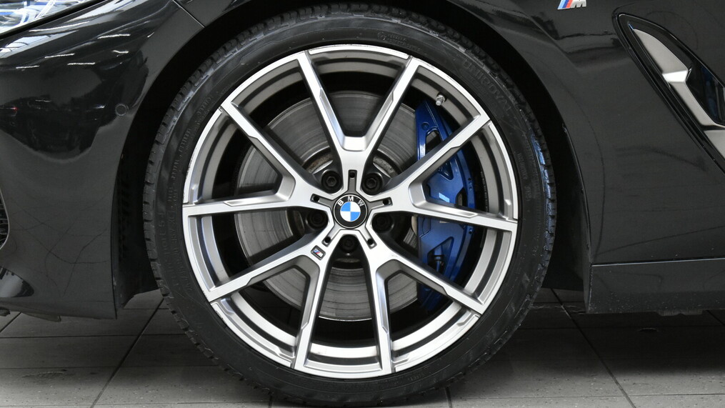 BMW Serii 8, 850