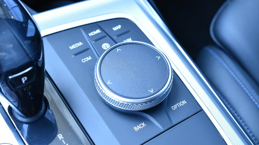 BMW Serii 3, 320