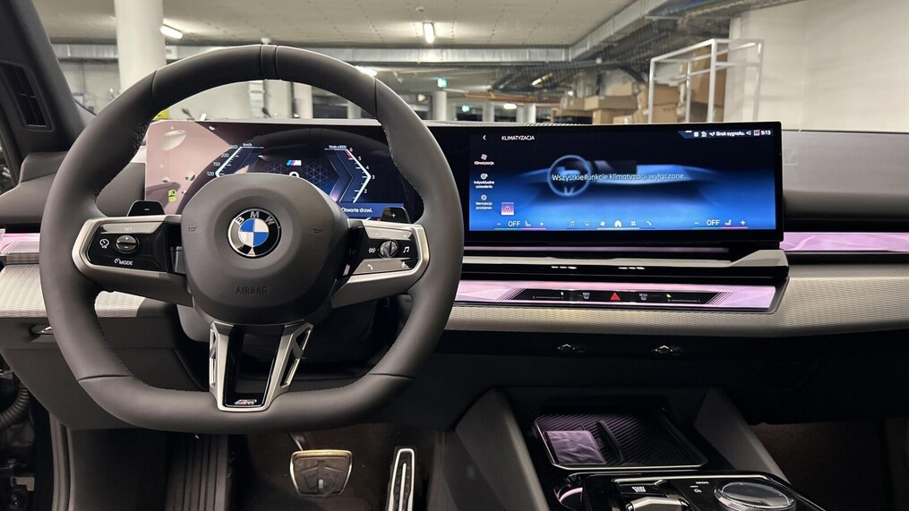 BMW Serii 5, 520