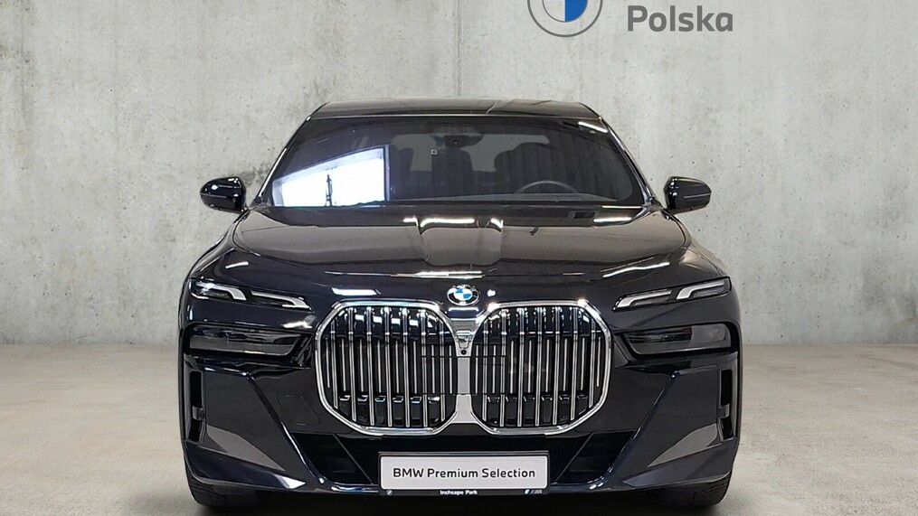 BMW Serii 7, 740