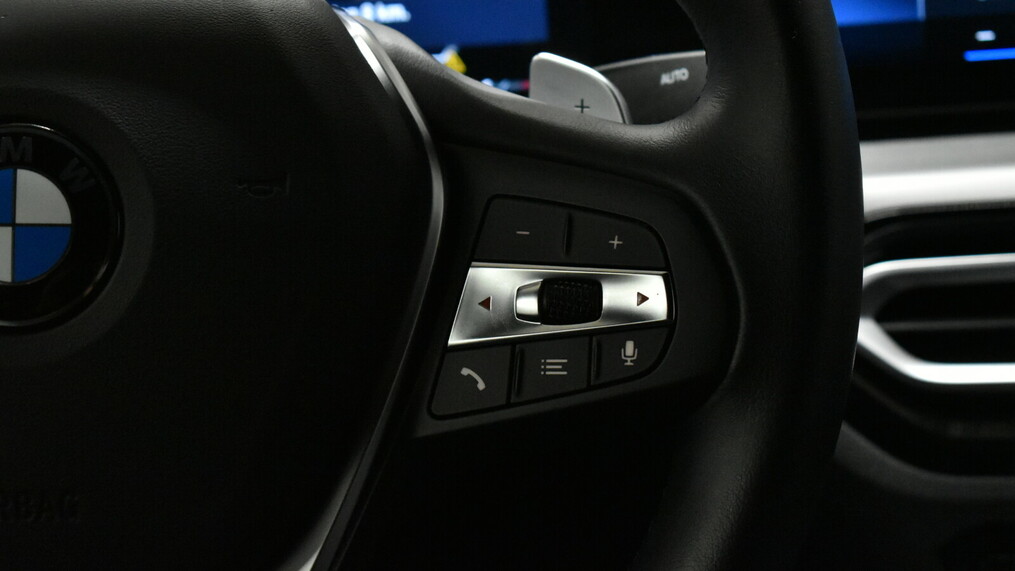 BMW Serii 3, 318