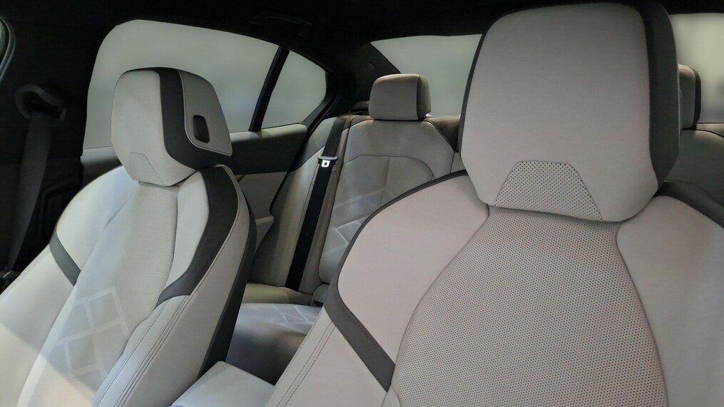 BMW Serii 5, 520