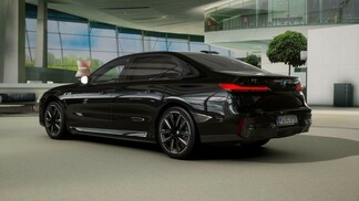 BMW Seria 7 i7