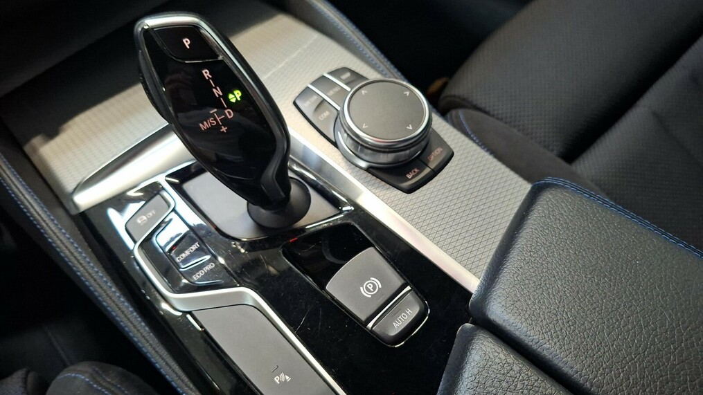 BMW Serii 5, 520
