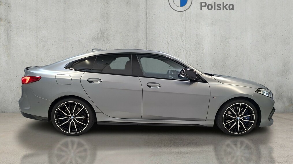 BMW Serii 2, 235