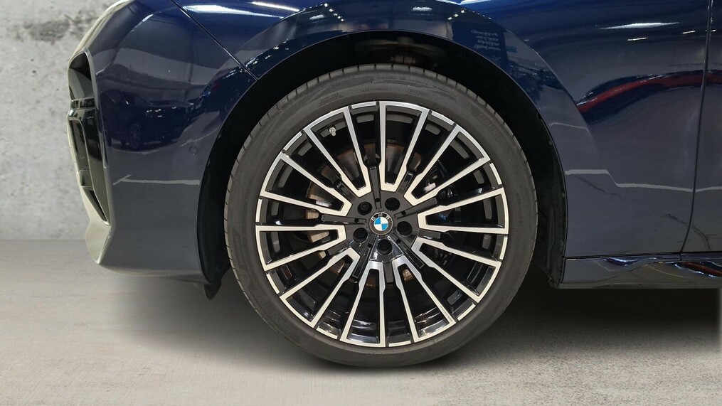 BMW Serii 7, 740