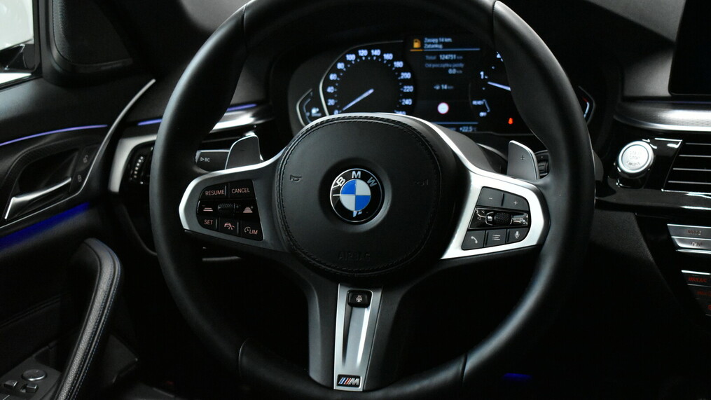 BMW Serii 5, 520