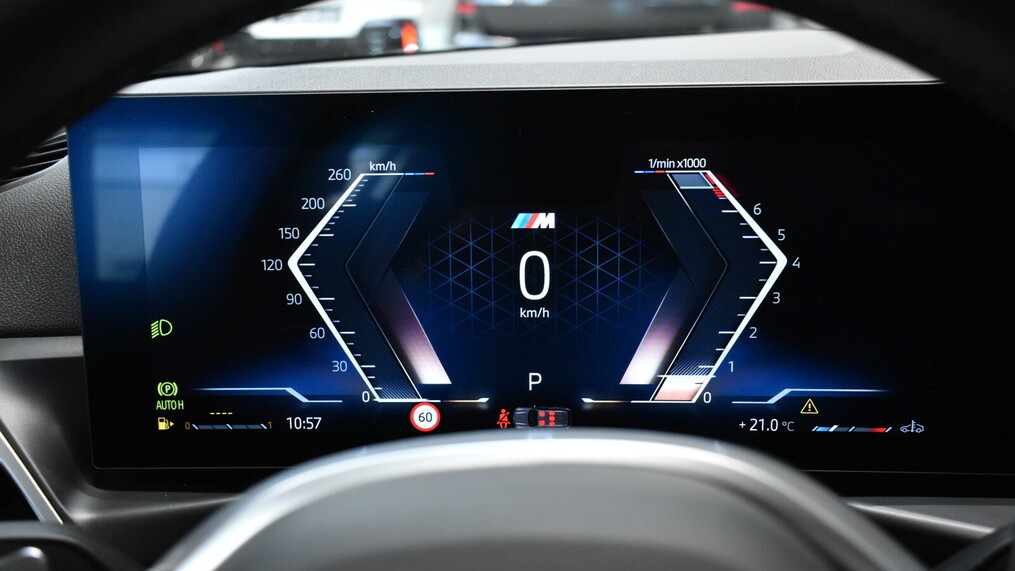 BMW Serii 3, 330