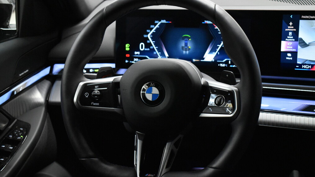 BMW Serii 5, 520
