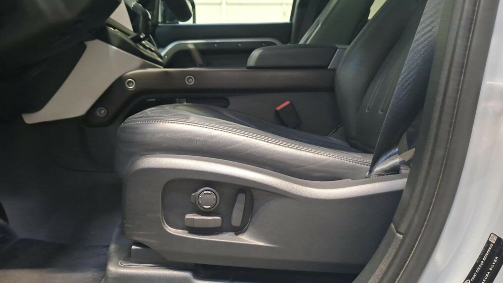 Land Rover Defender 110