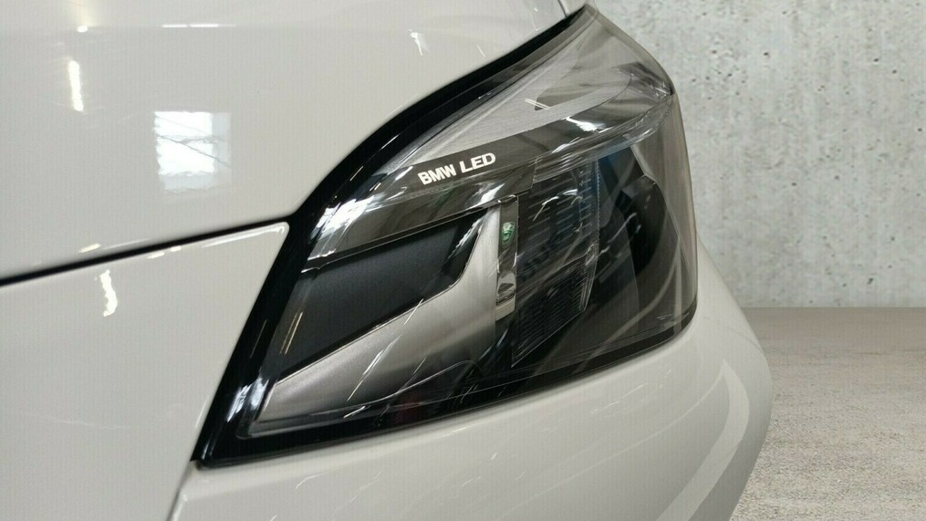 BMW Serii 2, 218
