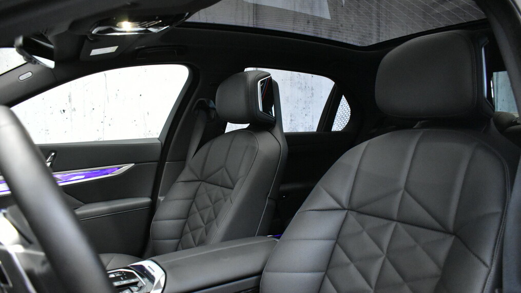BMW Serii 7, 740