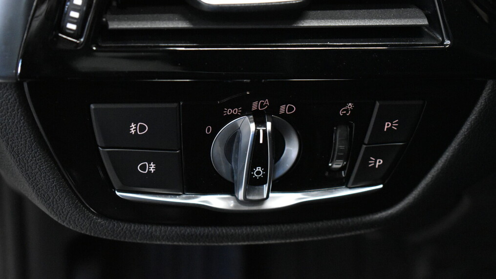 BMW Serii 5, 530