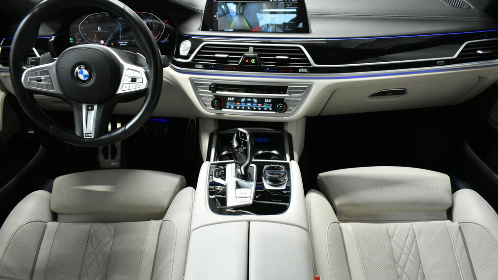BMW Seria 7, 750