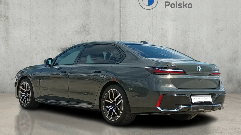 BMW Serii 7, 740