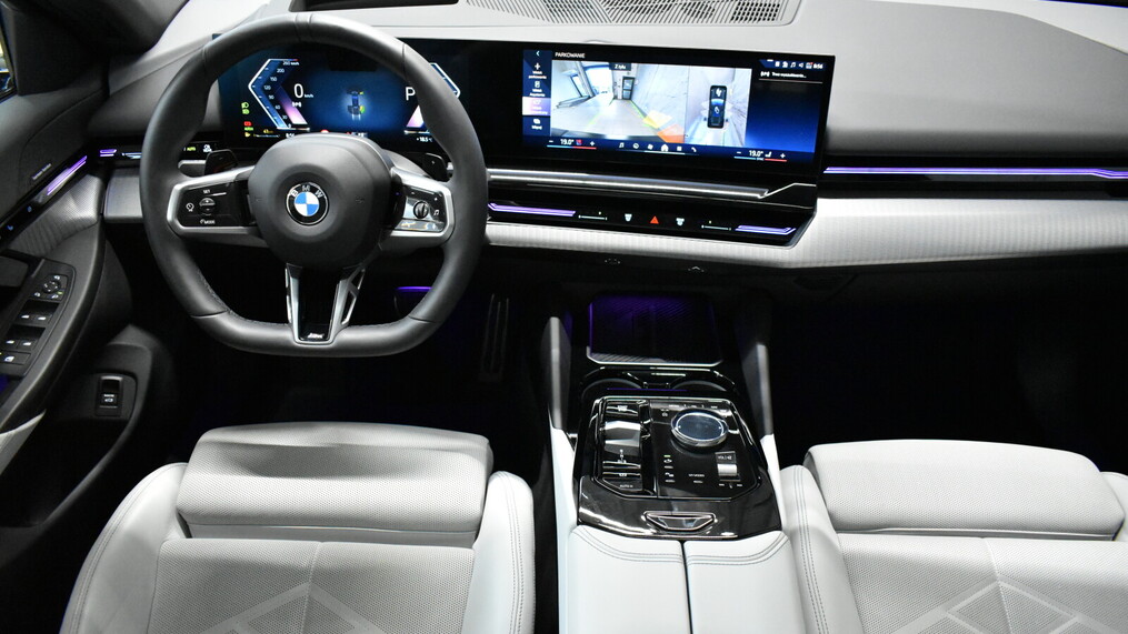 BMW Serii 5, 520