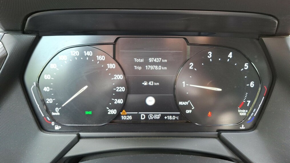 BMW Serii 2, 218