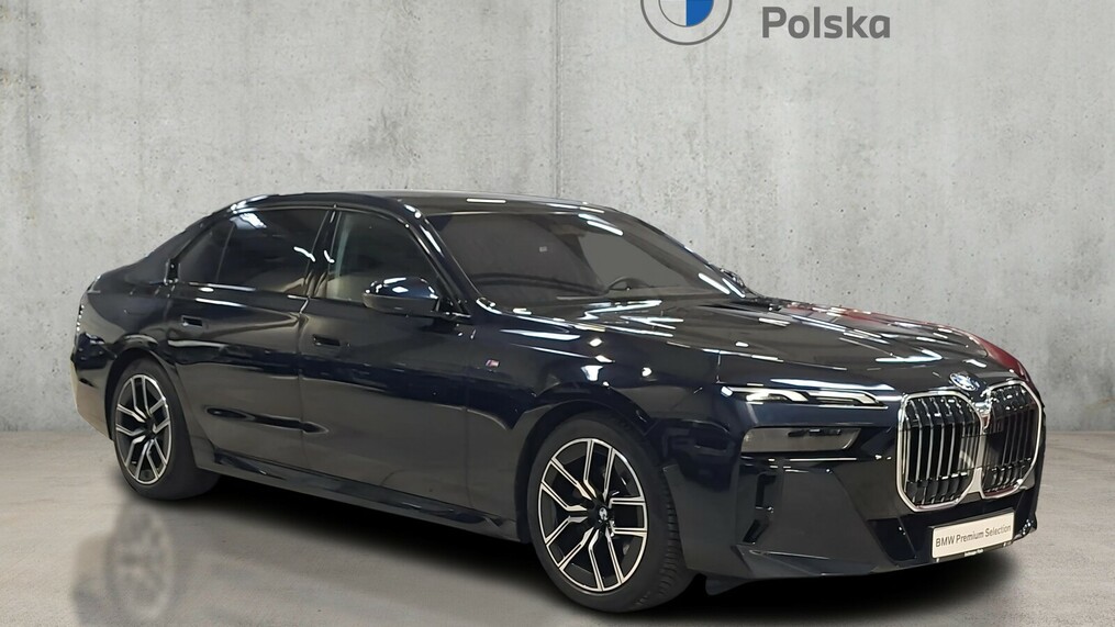 BMW Serii 7, 740