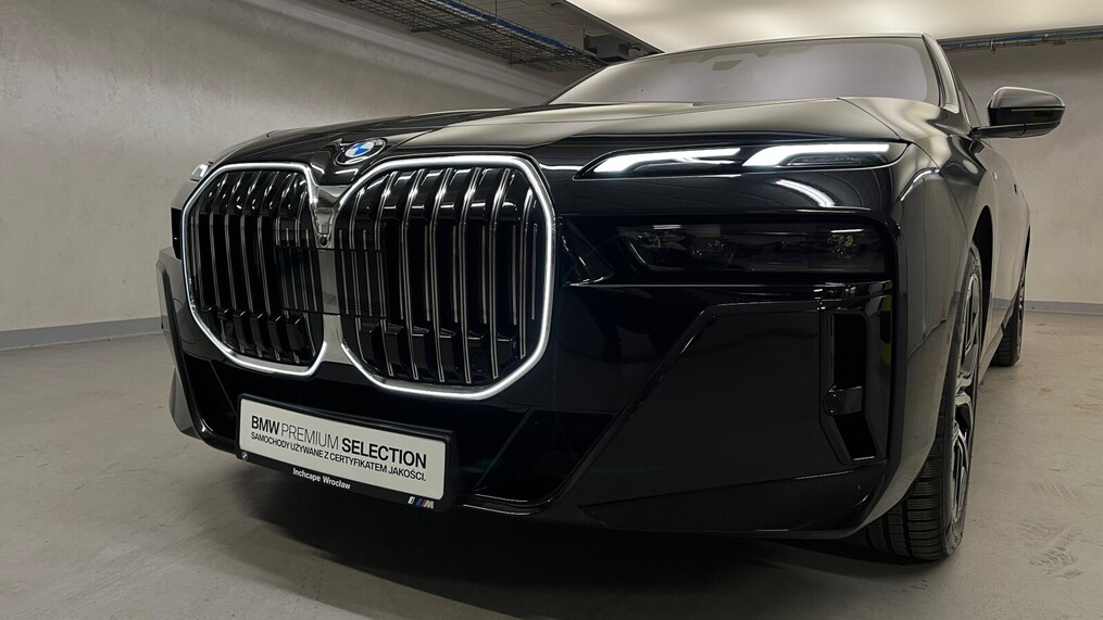 BMW Serii 7, 740