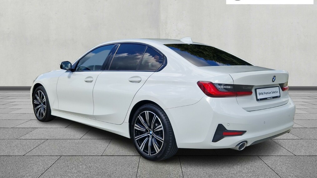 BMW Serii 3, 330
