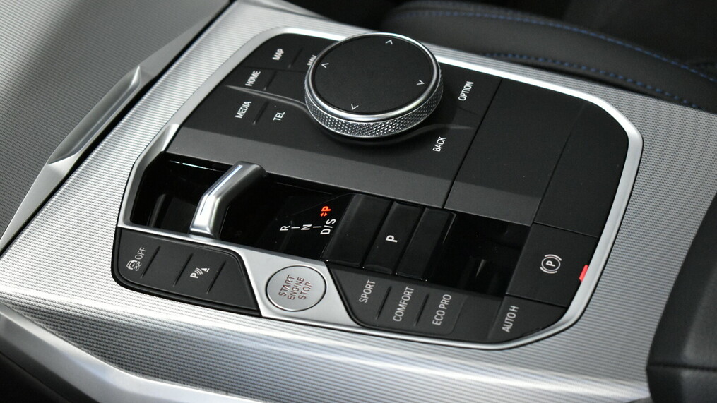 BMW Serii 3, 320