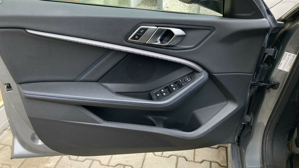 BMW Seria 2 218