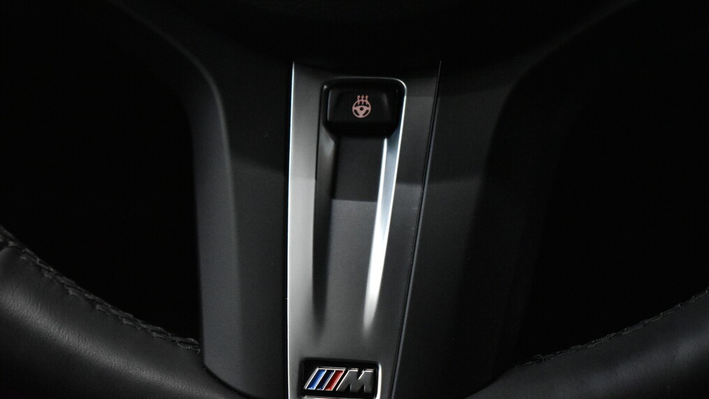 BMW Serii 3, 330