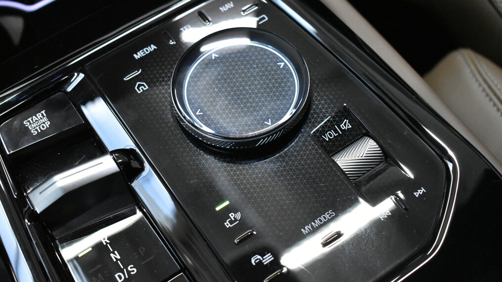 BMW Serii 5, 520