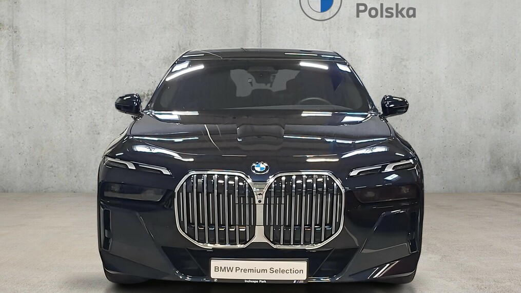 BMW Serii 7, 740