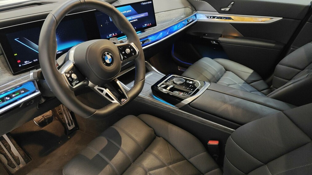 BMW Seria 7 740