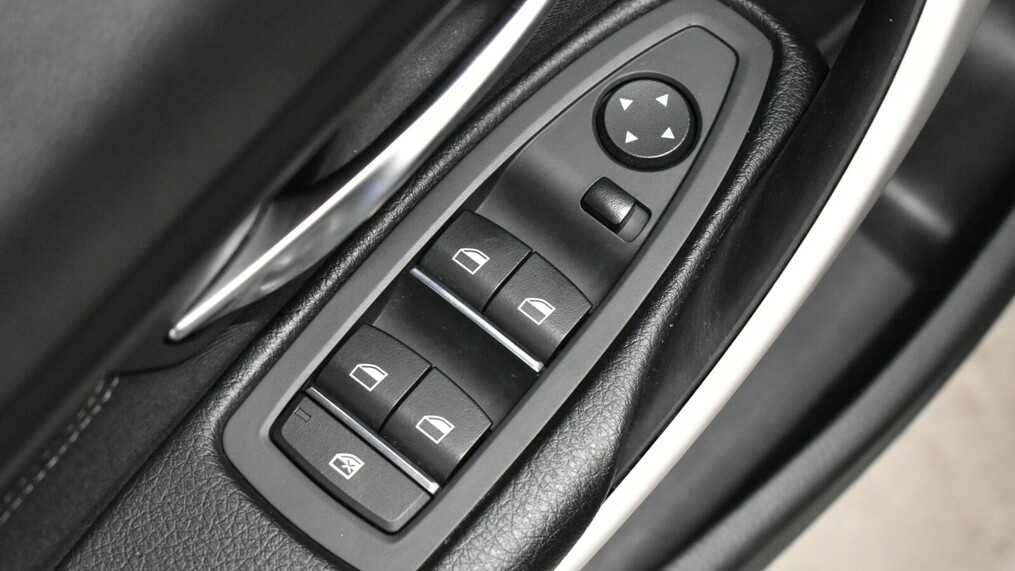 BMW Serii 3, 318