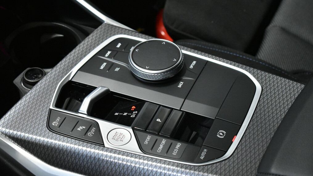 BMW Seria 3, 320