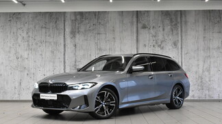 BMW Serii 3, 330