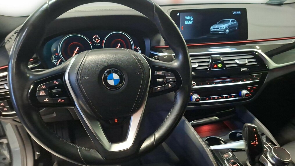 BMW Serii 5, 530