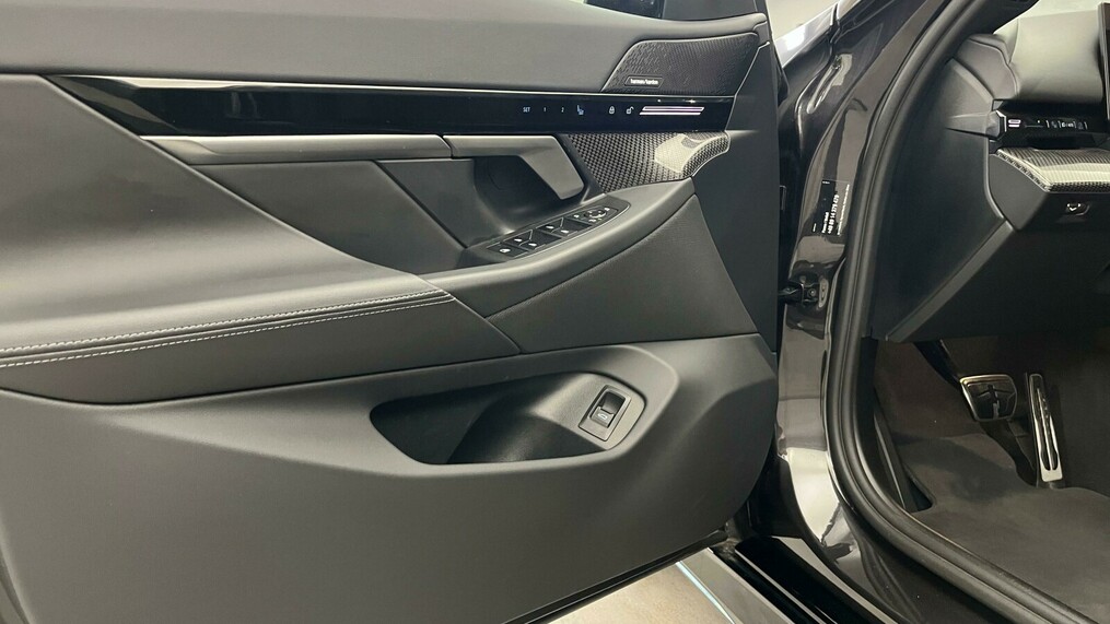 BMW Serii 5, 520