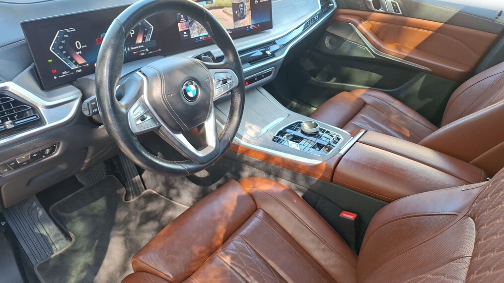 BMW X7